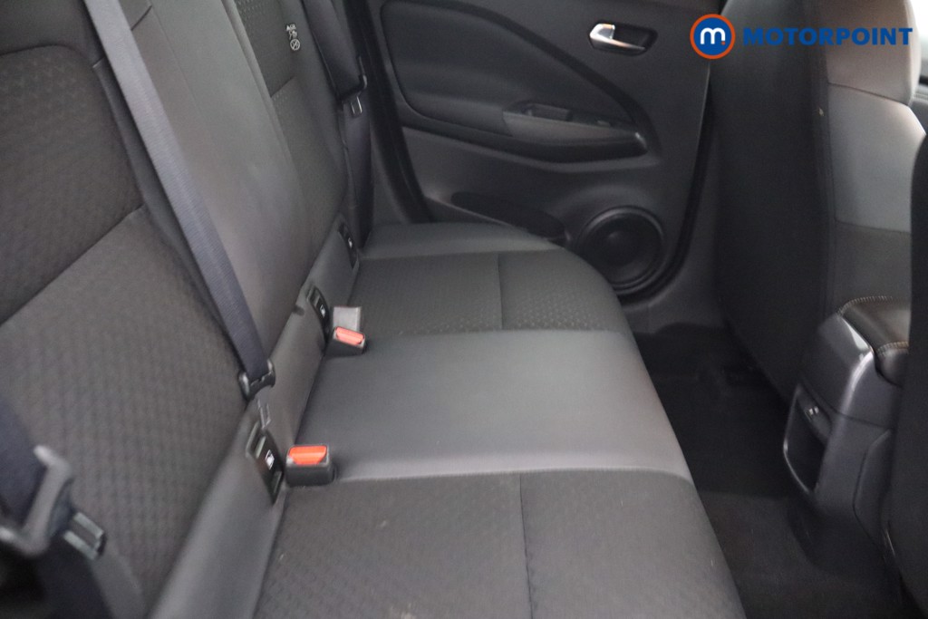 Nissan Juke N-Connecta Automatic Petrol SUV - Stock Number (1652383) - 9th supplementary image