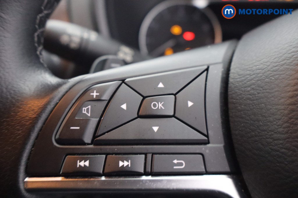 Nissan Juke N-Connecta Automatic Petrol SUV - Stock Number (1652383) - 16th supplementary image
