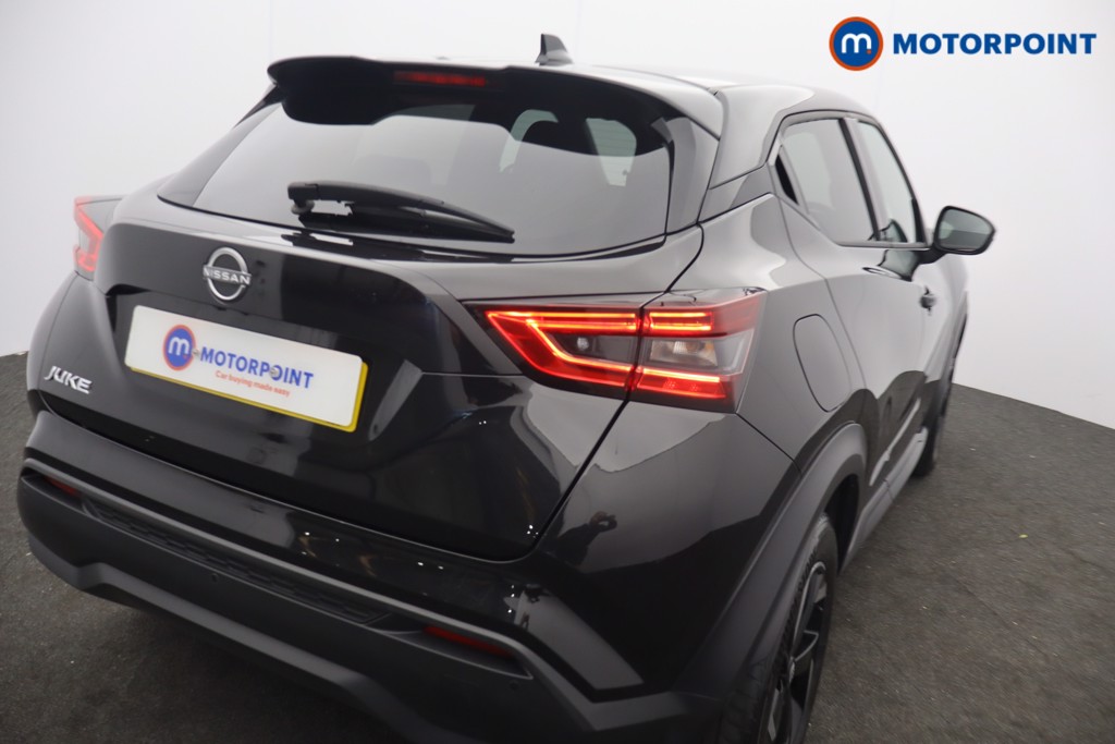 Nissan Juke N-Connecta Automatic Petrol SUV - Stock Number (1652394) - 2nd supplementary image