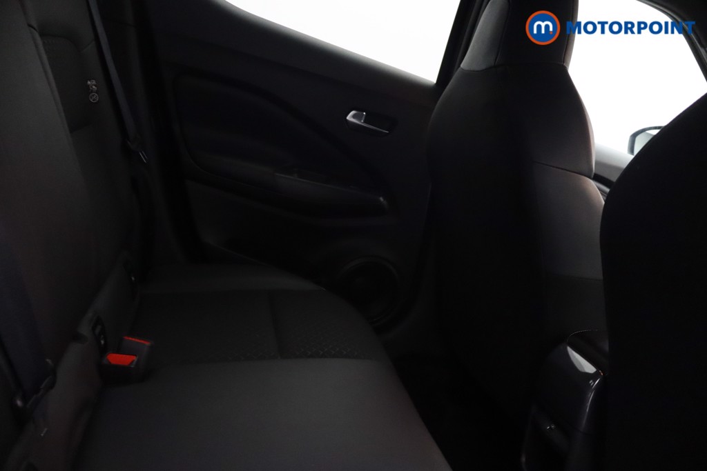 Nissan Juke N-Connecta Automatic Petrol SUV - Stock Number (1652394) - 9th supplementary image
