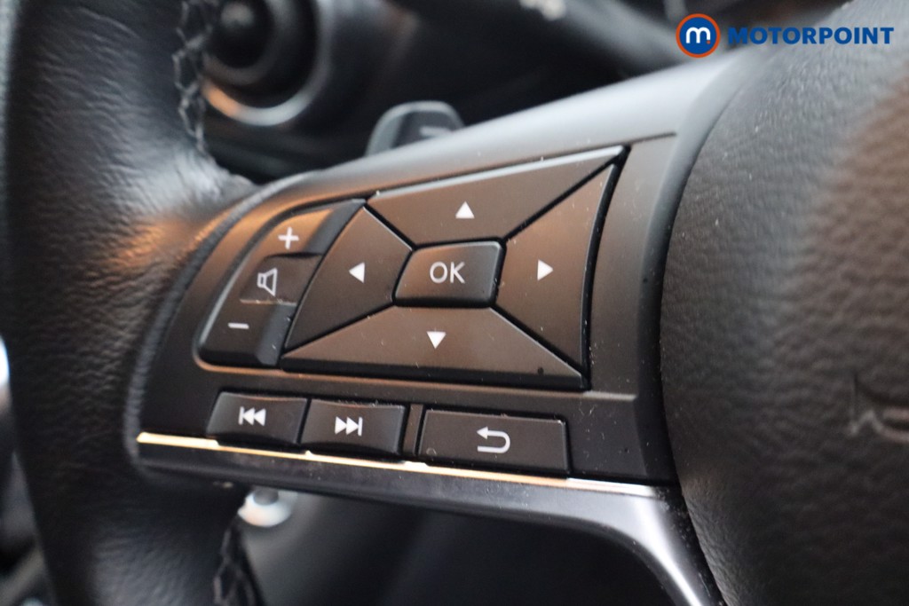 Nissan Juke N-Connecta Automatic Petrol SUV - Stock Number (1652394) - 16th supplementary image