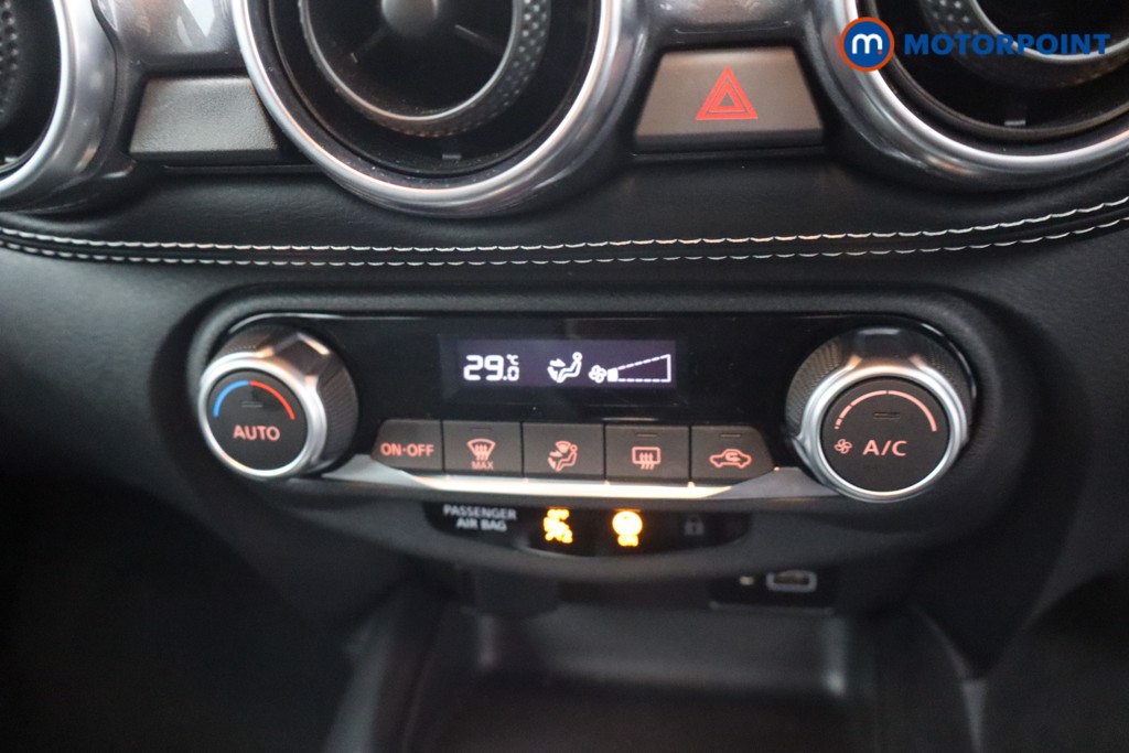 Nissan Juke N-Connecta Automatic Petrol SUV - Stock Number (1652394) - 18th supplementary image
