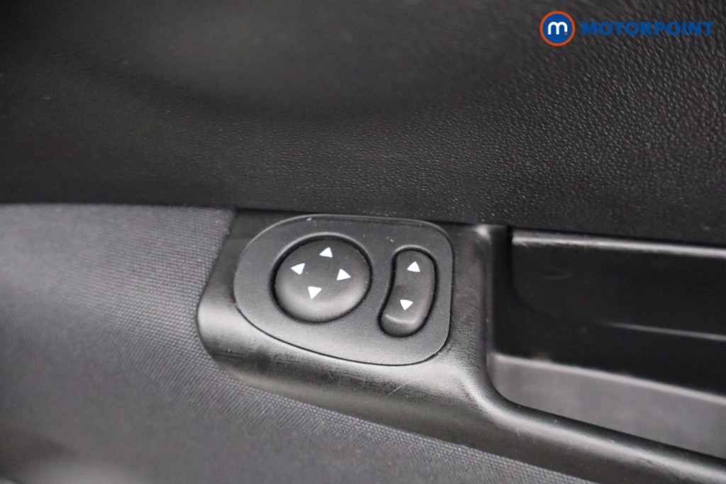 Fiat 500 RED Manual Petrol Hatchback - Stock Number (1652541) - 8th supplementary image