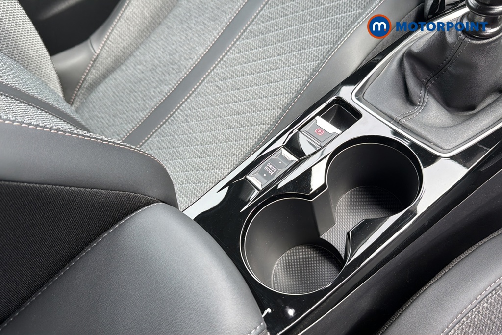 Peugeot 2008 Allure Manual Petrol SUV - Stock Number (1652793) - 16th supplementary image