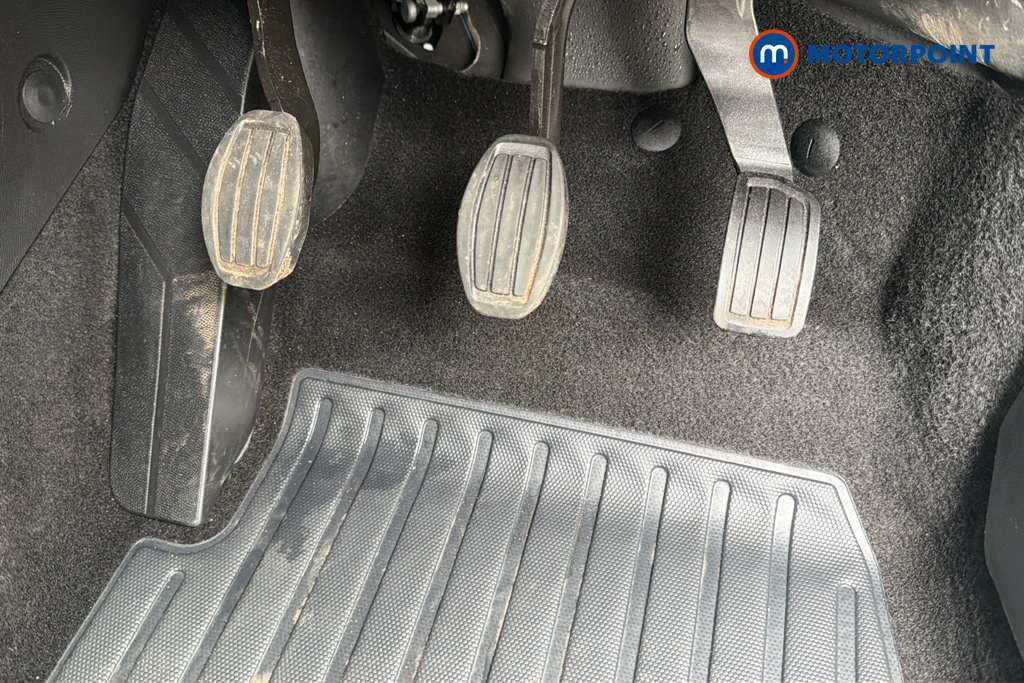 Peugeot 2008 Allure Manual Petrol SUV - Stock Number (1652793) - 24th supplementary image