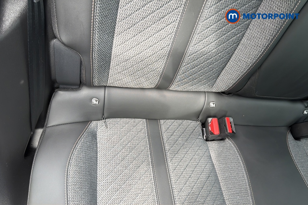 Peugeot 2008 Allure Manual Petrol SUV - Stock Number (1652793) - 27th supplementary image