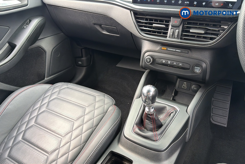 Ford Focus St-Line Vignale Manual Petrol Hatchback - Stock Number (1653412) - 15th supplementary image