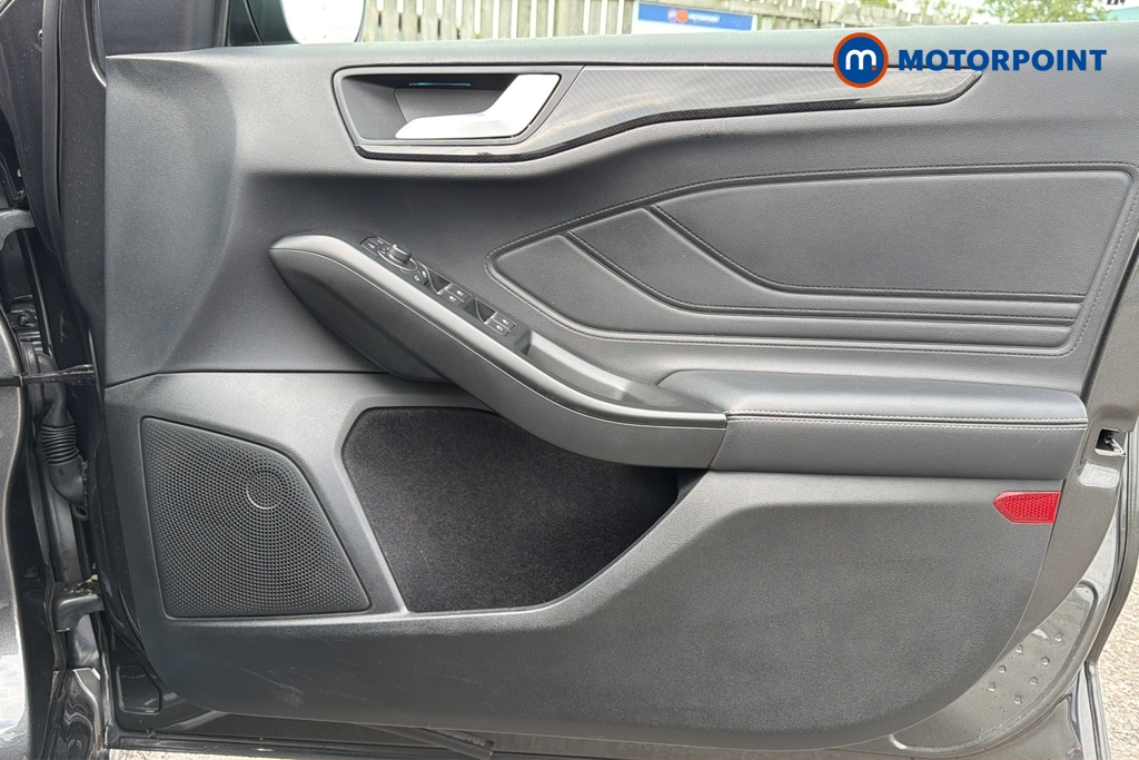Ford Focus St-Line Vignale Manual Petrol Hatchback - Stock Number (1653412) - 18th supplementary image