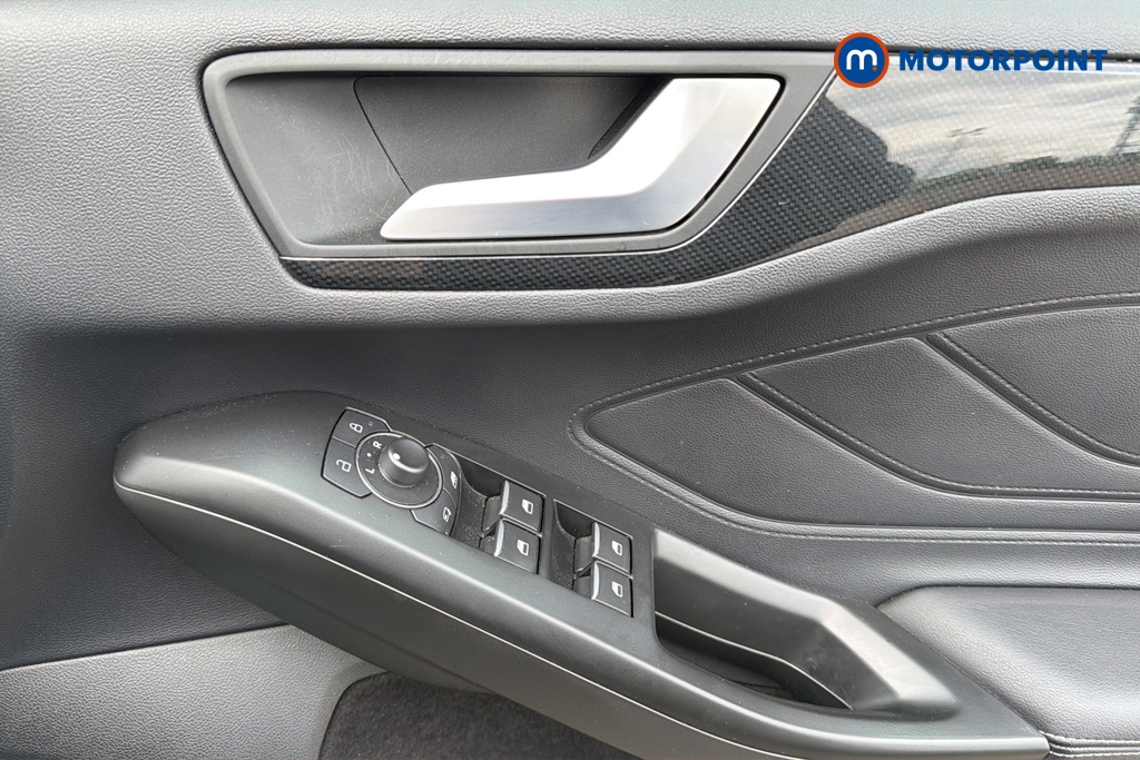 Ford Focus St-Line Vignale Manual Petrol Hatchback - Stock Number (1653412) - 19th supplementary image