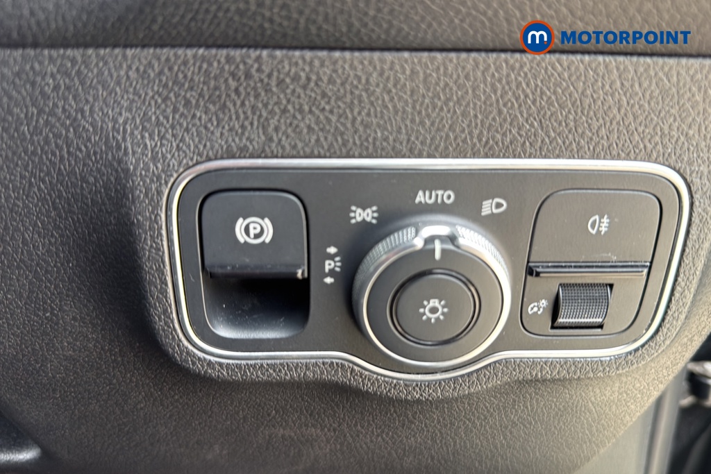 Mercedes-Benz GLB Amg Line Automatic Petrol SUV - Stock Number (1653459) - 11th supplementary image