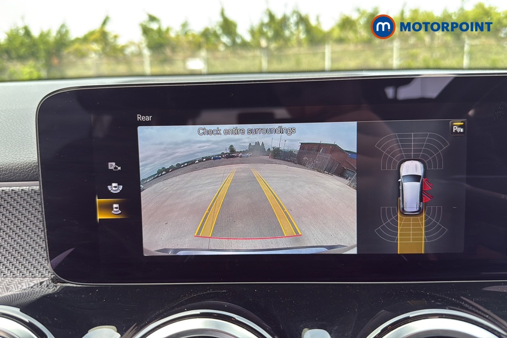 Mercedes-Benz GLB Amg Line Automatic Petrol SUV - Stock Number (1653459) - 13th supplementary image