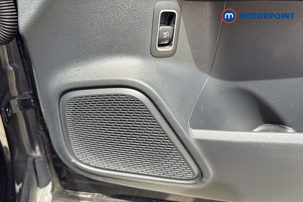 Mercedes-Benz GLB Amg Line Automatic Petrol SUV - Stock Number (1653459) - 21st supplementary image