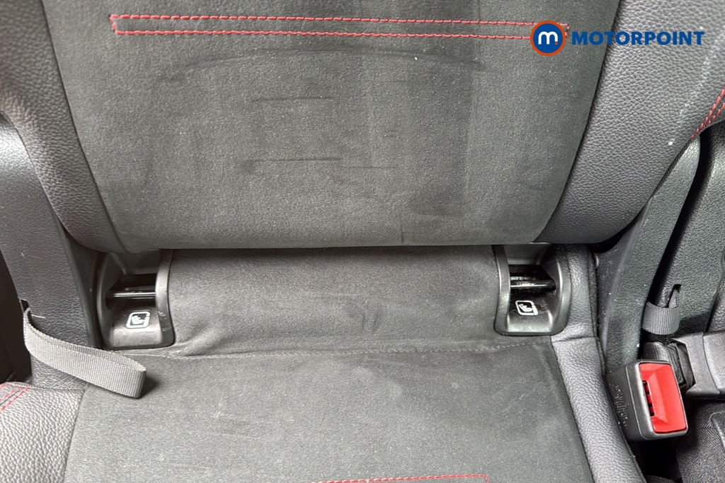 Mercedes-Benz GLB Amg Line Automatic Petrol SUV - Stock Number (1653459) - 27th supplementary image