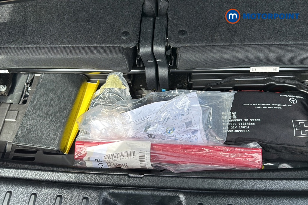 Mercedes-Benz GLB Amg Line Automatic Petrol SUV - Stock Number (1653459) - 33rd supplementary image
