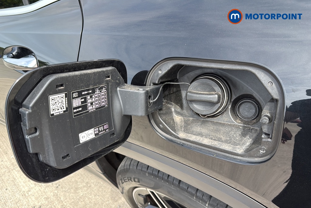 Mercedes-Benz GLB Amg Line Automatic Petrol SUV - Stock Number (1653459) - 41st supplementary image