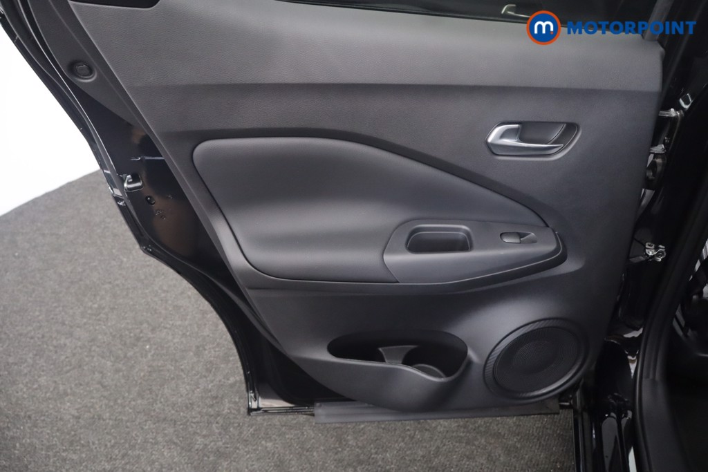 Nissan Juke Tekna Automatic Petrol SUV - Stock Number (1596483) - 23rd supplementary image