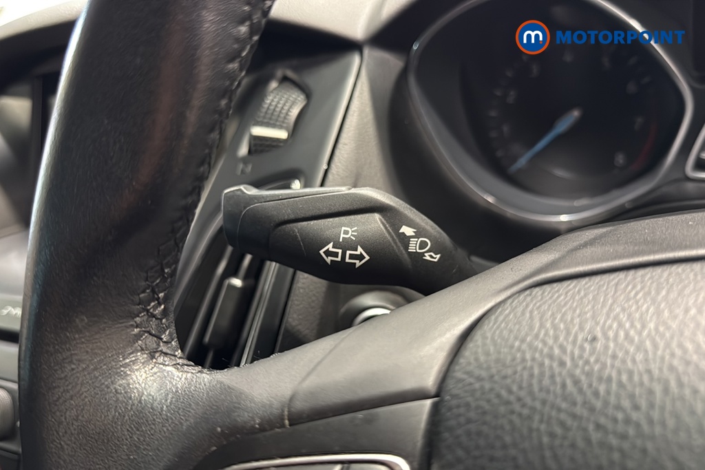 Ford Focus Titanium Manual Petrol Hatchback - Stock Number (1638832) - 5th supplementary image