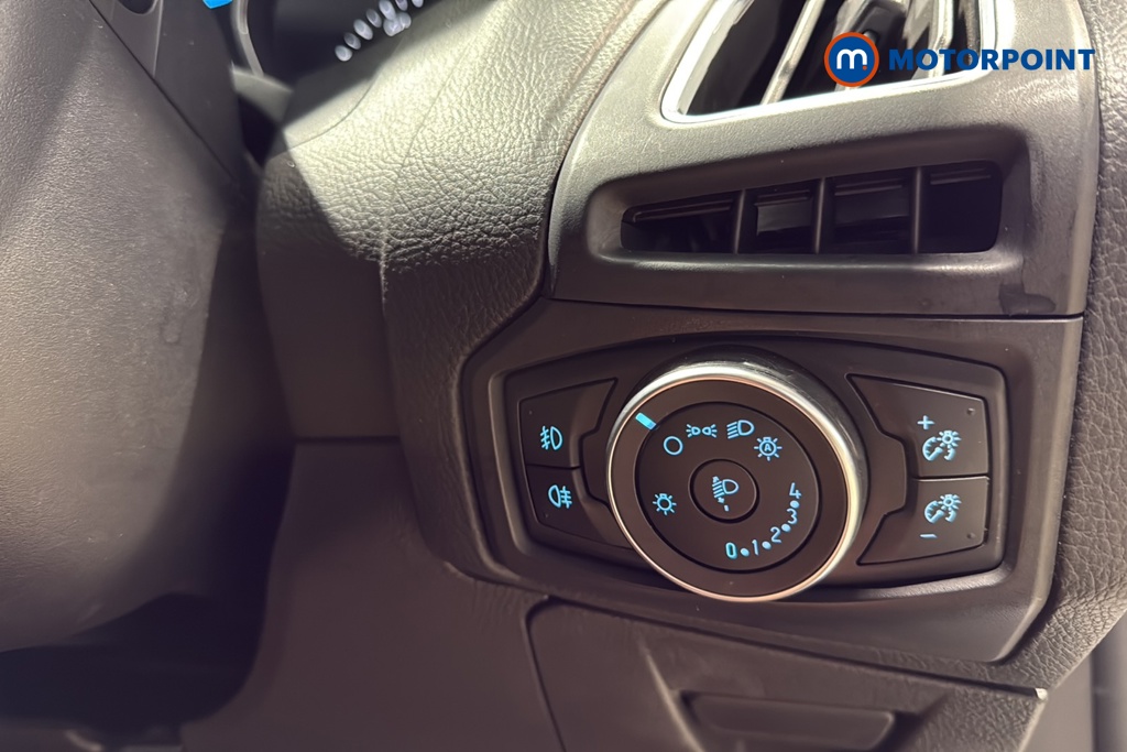 Ford Focus Titanium Manual Petrol Hatchback - Stock Number (1638832) - 11th supplementary image