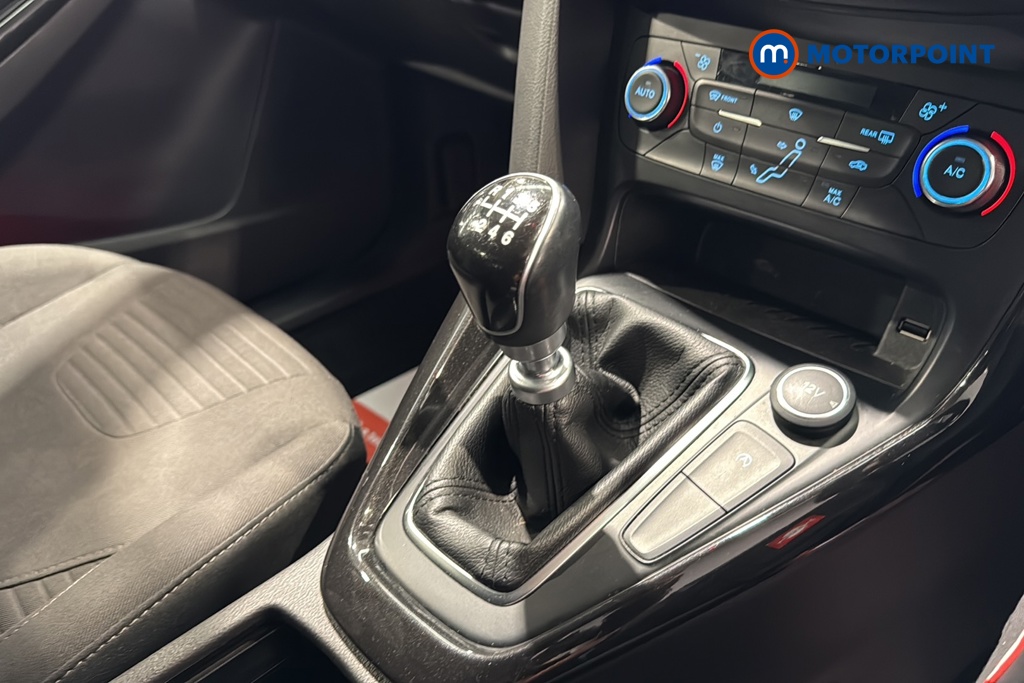 Ford Focus Titanium Manual Petrol Hatchback - Stock Number (1638832) - 15th supplementary image