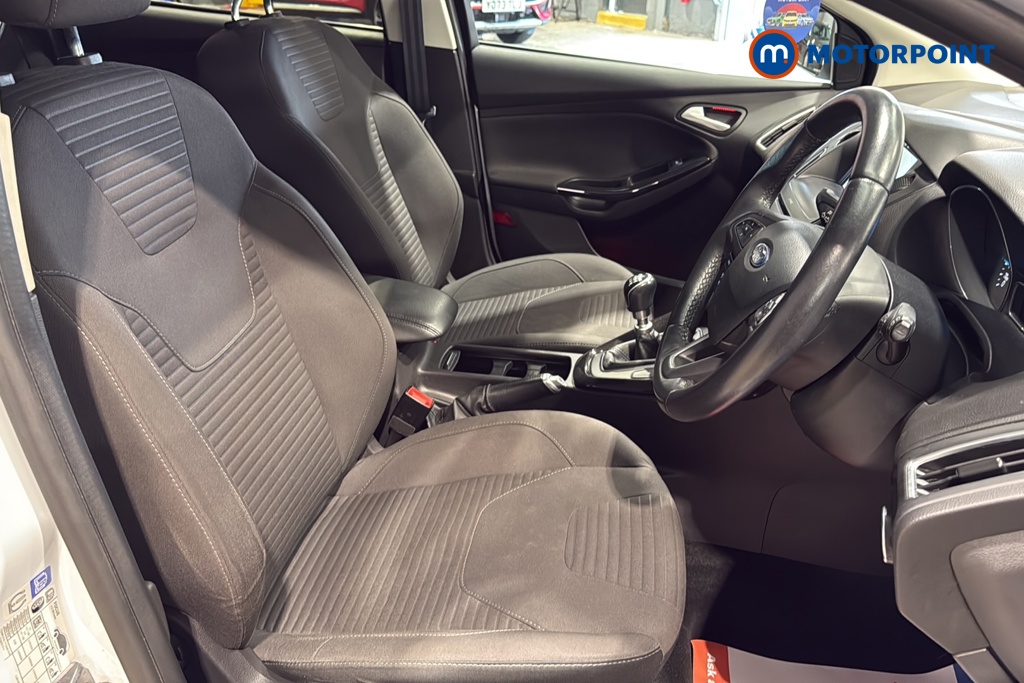 Ford Focus Titanium Manual Petrol Hatchback - Stock Number (1638832) - 22nd supplementary image