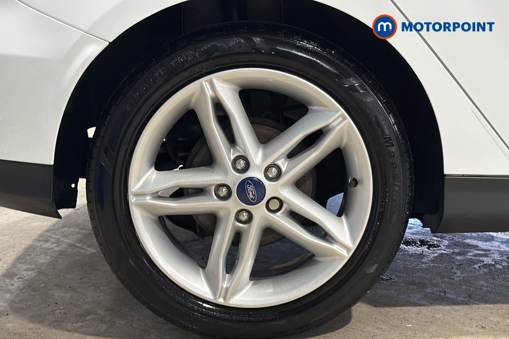 Ford Focus Titanium Manual Petrol Hatchback - Stock Number (1638832) - 46th supplementary image