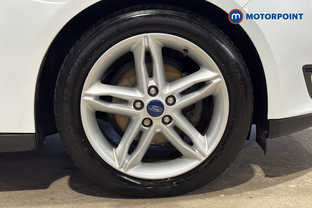 Ford Focus Titanium Manual Petrol Hatchback - Stock Number (1638832) - 47th supplementary image