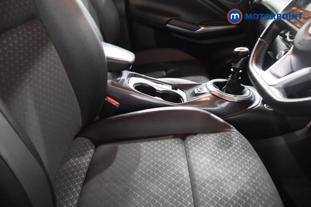 Nissan Juke N-Connecta Manual Petrol SUV - Stock Number (1642360) - 12th supplementary image