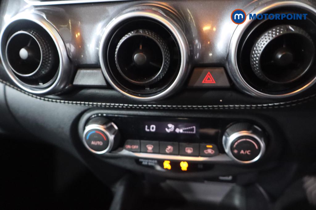 Nissan Juke N-Connecta Manual Petrol SUV - Stock Number (1642360) - 17th supplementary image