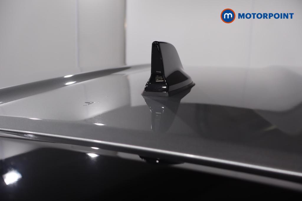 Nissan Juke N-Connecta Automatic Petrol-Electric Hybrid SUV - Stock Number (1644541) - 4th supplementary image