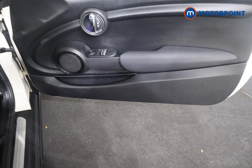 Mini Hatchback Cooper Classic Manual Petrol Hatchback - Stock Number (1645264) - 6th supplementary image