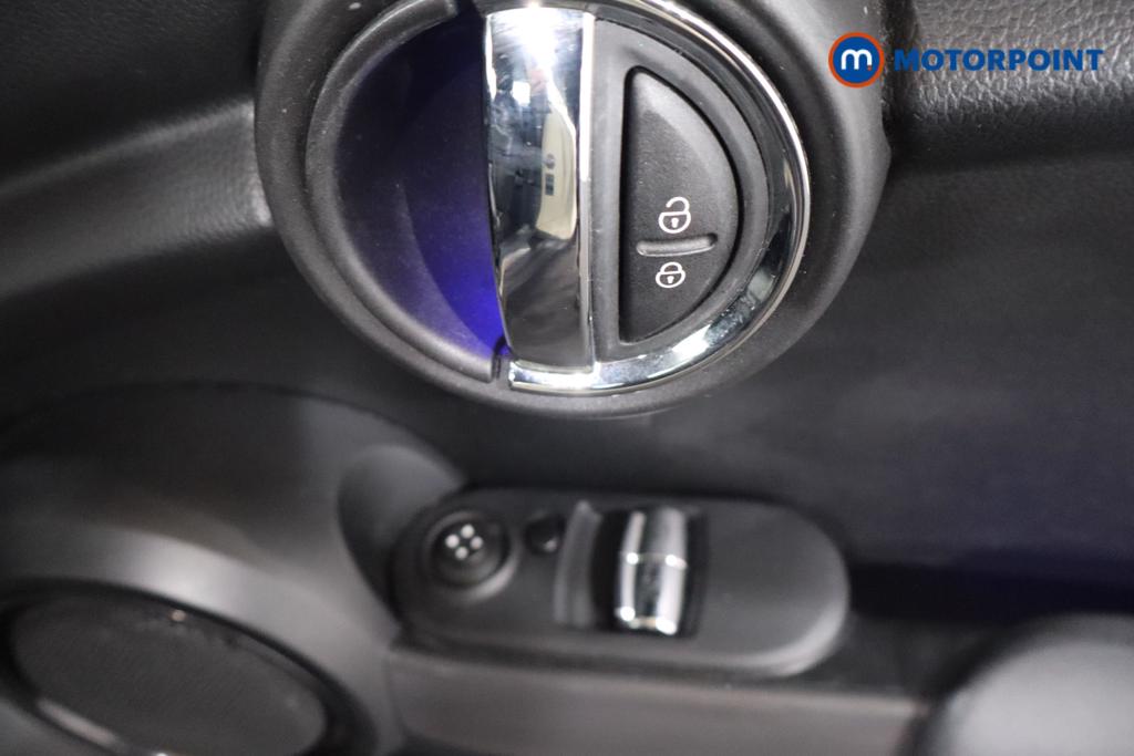 Mini Hatchback Cooper Classic Manual Petrol Hatchback - Stock Number (1645264) - 7th supplementary image