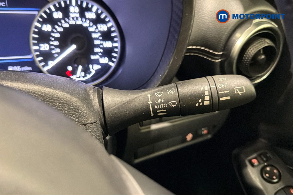 Nissan Juke N-Connecta Manual Petrol SUV - Stock Number (1645350) - 7th supplementary image