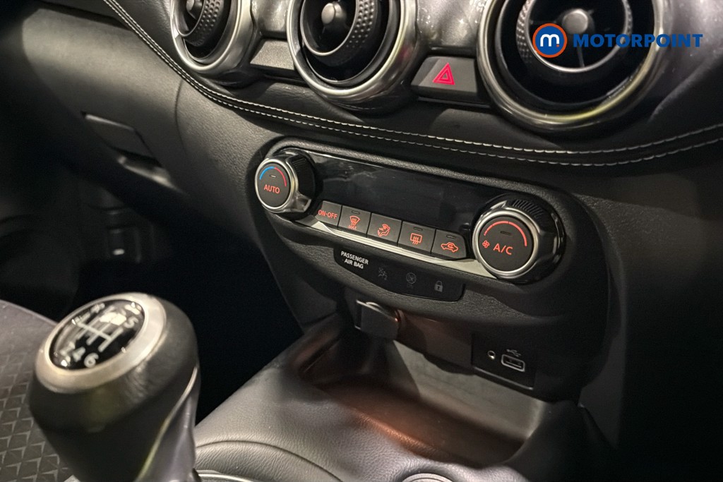 Nissan Juke N-Connecta Manual Petrol SUV - Stock Number (1645350) - 12th supplementary image