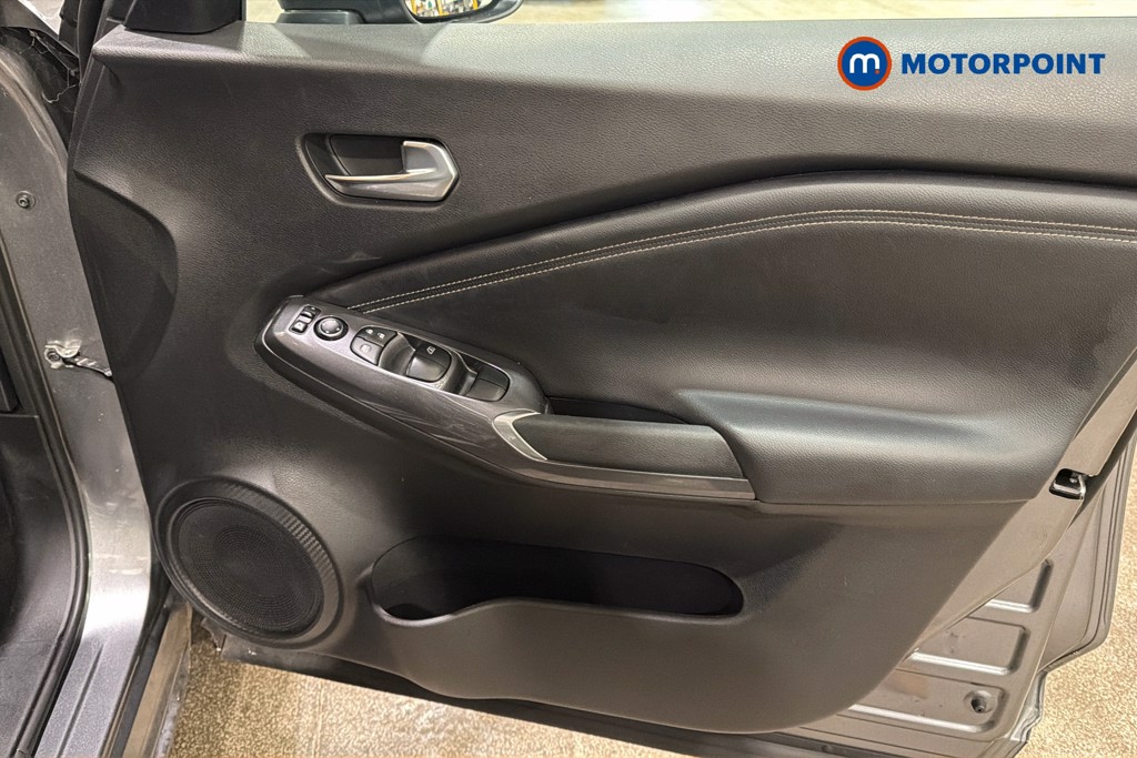 Nissan Juke N-Connecta Manual Petrol SUV - Stock Number (1645350) - 19th supplementary image