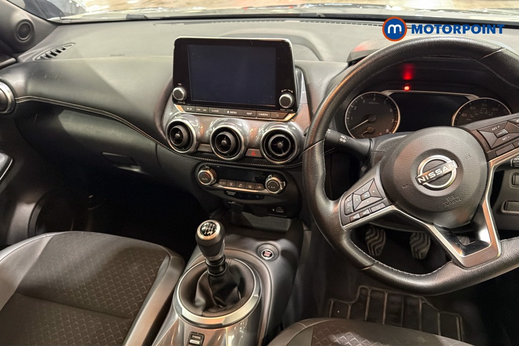 Nissan Juke N-Connecta Manual Petrol SUV - Stock Number (1645350) - 1st supplementary image