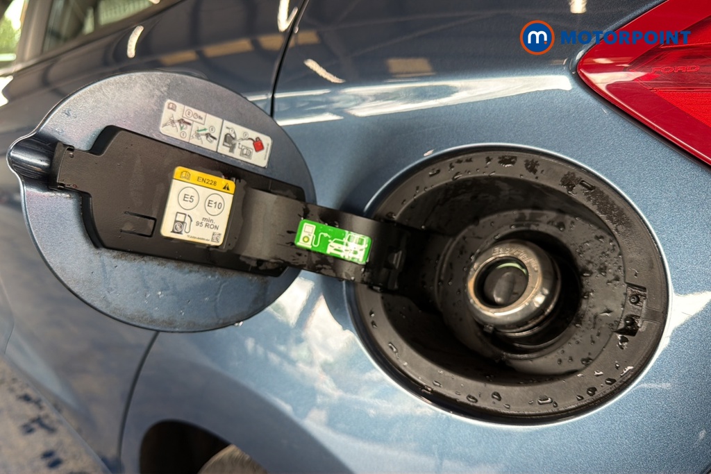Ford Fiesta Zetec Manual Petrol Hatchback - Stock Number (1649209) - 41st supplementary image