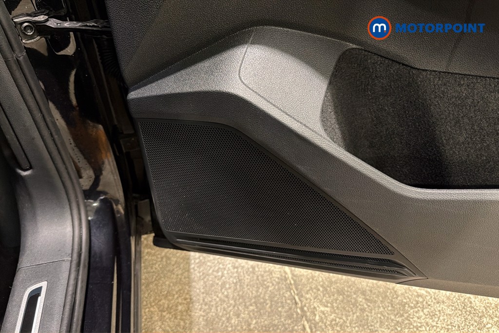 Volkswagen Tiguan R-Line Automatic Diesel SUV - Stock Number (1649359) - 21st supplementary image