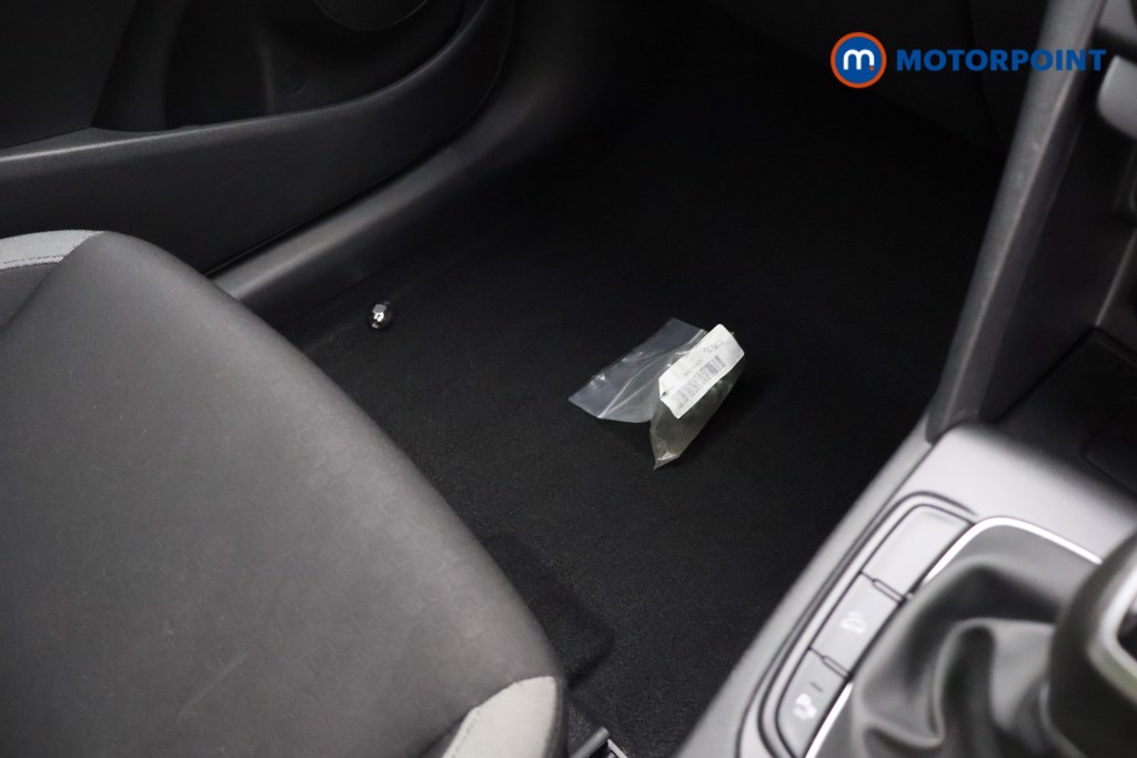 Hyundai Kona Premium Manual Petrol SUV - Stock Number (1649428) - 12th supplementary image