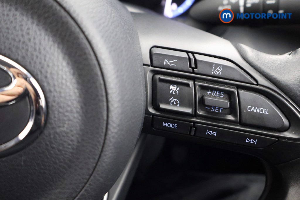 Toyota Yaris Cross Excel Automatic Petrol-Electric Hybrid Estate - Stock Number (1650058) - 3rd supplementary image