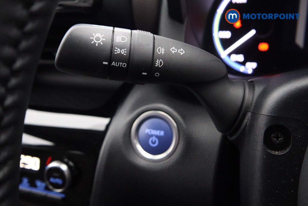 Toyota Yaris Cross Excel Automatic Petrol-Electric Hybrid Estate - Stock Number (1650058) - 4th supplementary image