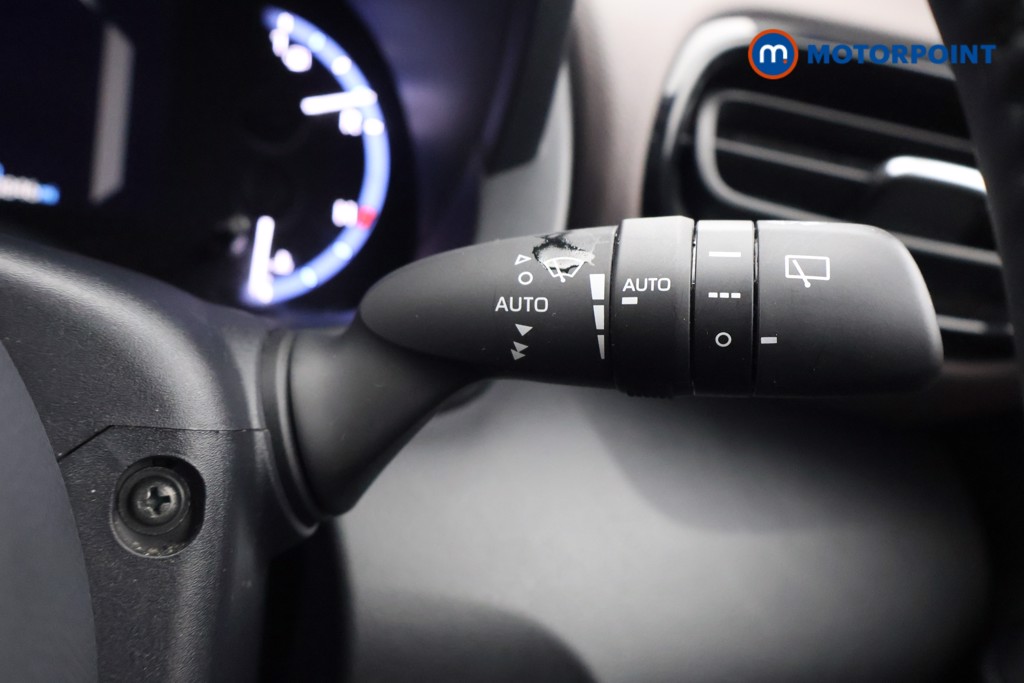 Toyota Yaris Cross Excel Automatic Petrol-Electric Hybrid Estate - Stock Number (1650058) - 5th supplementary image