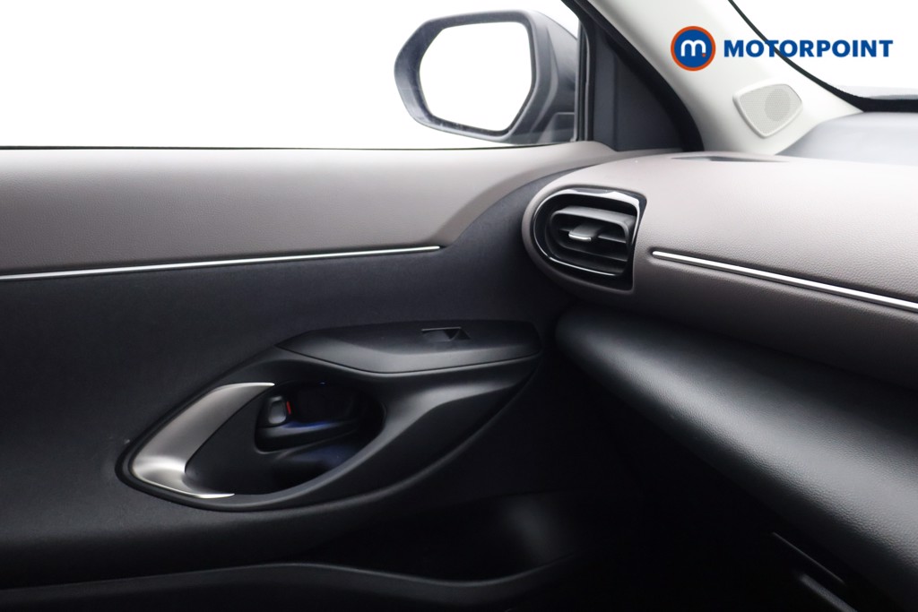 Toyota Yaris Cross Excel Automatic Petrol-Electric Hybrid Estate - Stock Number (1650058) - 10th supplementary image
