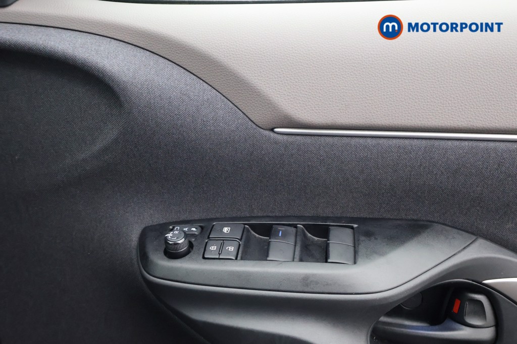Toyota Yaris Cross Excel Automatic Petrol-Electric Hybrid Estate - Stock Number (1650058) - 14th supplementary image