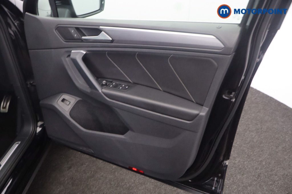 Volkswagen Tiguan R-Line Tech Automatic Petrol SUV - Stock Number (1650380) - 19th supplementary image
