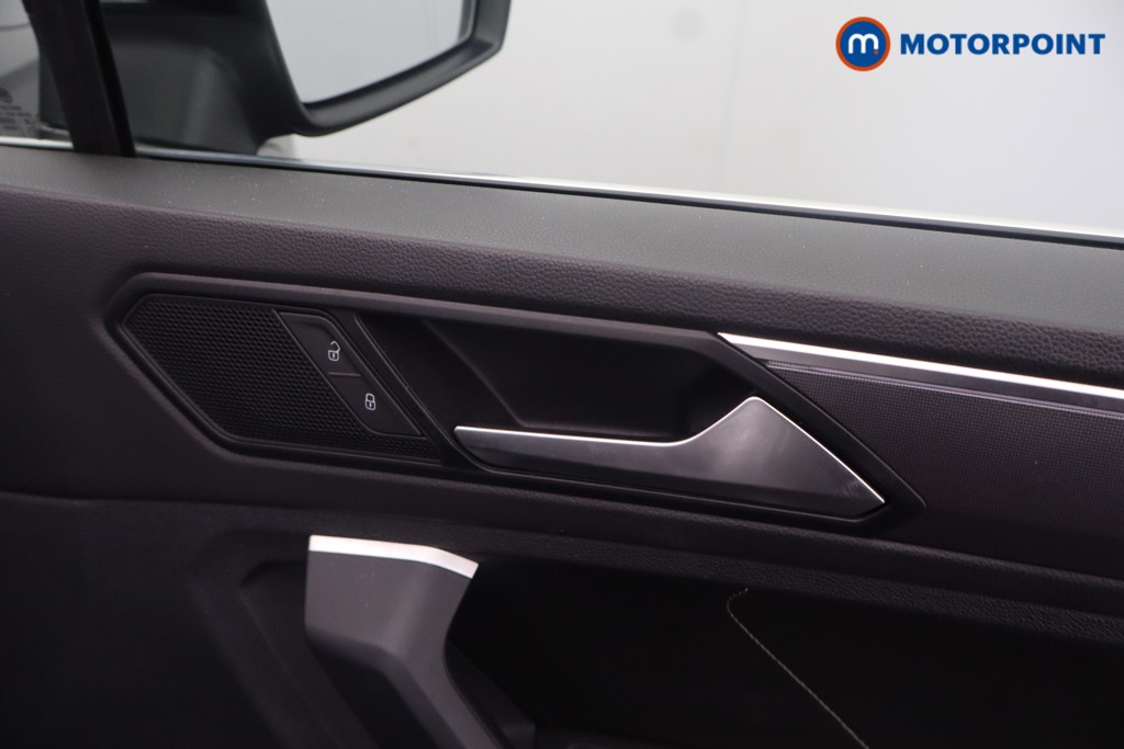 Volkswagen Tiguan R-Line Tech Automatic Petrol SUV - Stock Number (1650380) - 20th supplementary image