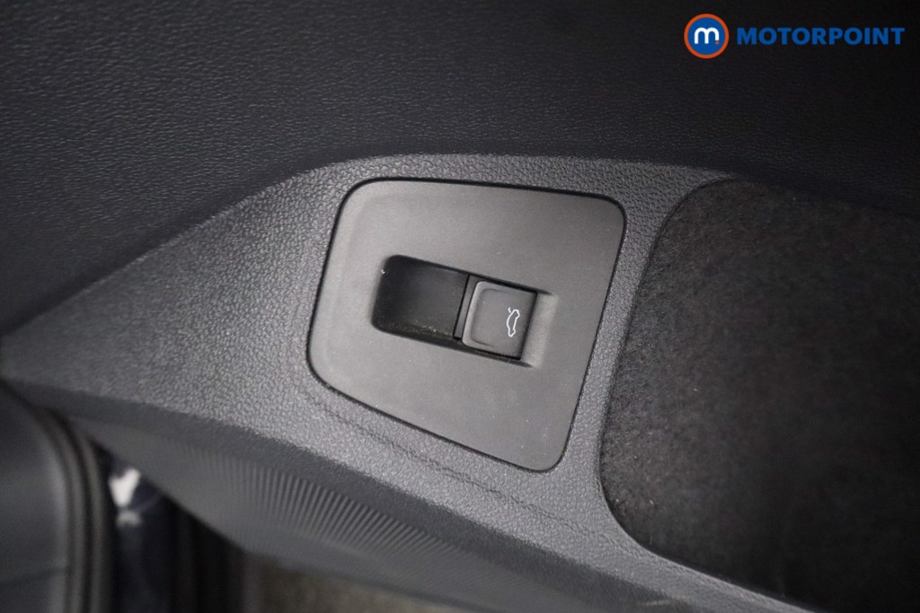 Volkswagen Tiguan R-Line Tech Automatic Petrol SUV - Stock Number (1650380) - 22nd supplementary image