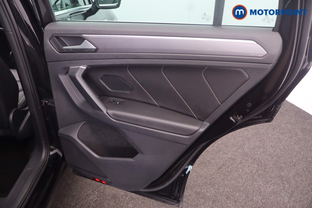 Volkswagen Tiguan R-Line Tech Automatic Petrol SUV - Stock Number (1650380) - 28th supplementary image