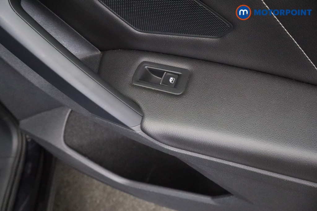 Volkswagen Tiguan R-Line Tech Automatic Petrol SUV - Stock Number (1650380) - 29th supplementary image