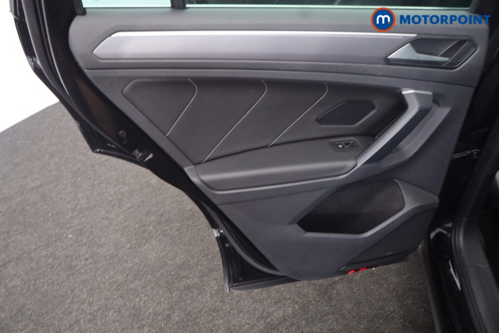 Volkswagen Tiguan R-Line Tech Automatic Petrol SUV - Stock Number (1650380) - 33rd supplementary image