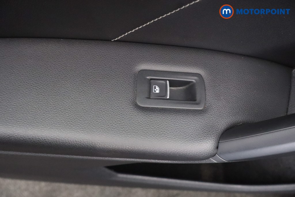 Volkswagen Tiguan R-Line Tech Automatic Petrol SUV - Stock Number (1650380) - 39th supplementary image